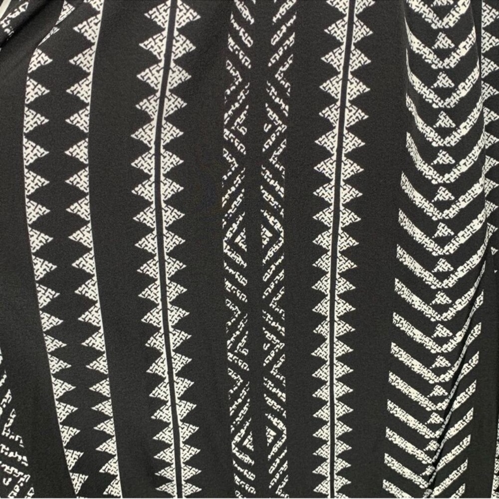 BloomChic Casual Striped Lightweight Black and White Short Sleeve Maxi Dress - Picture 15 of 16